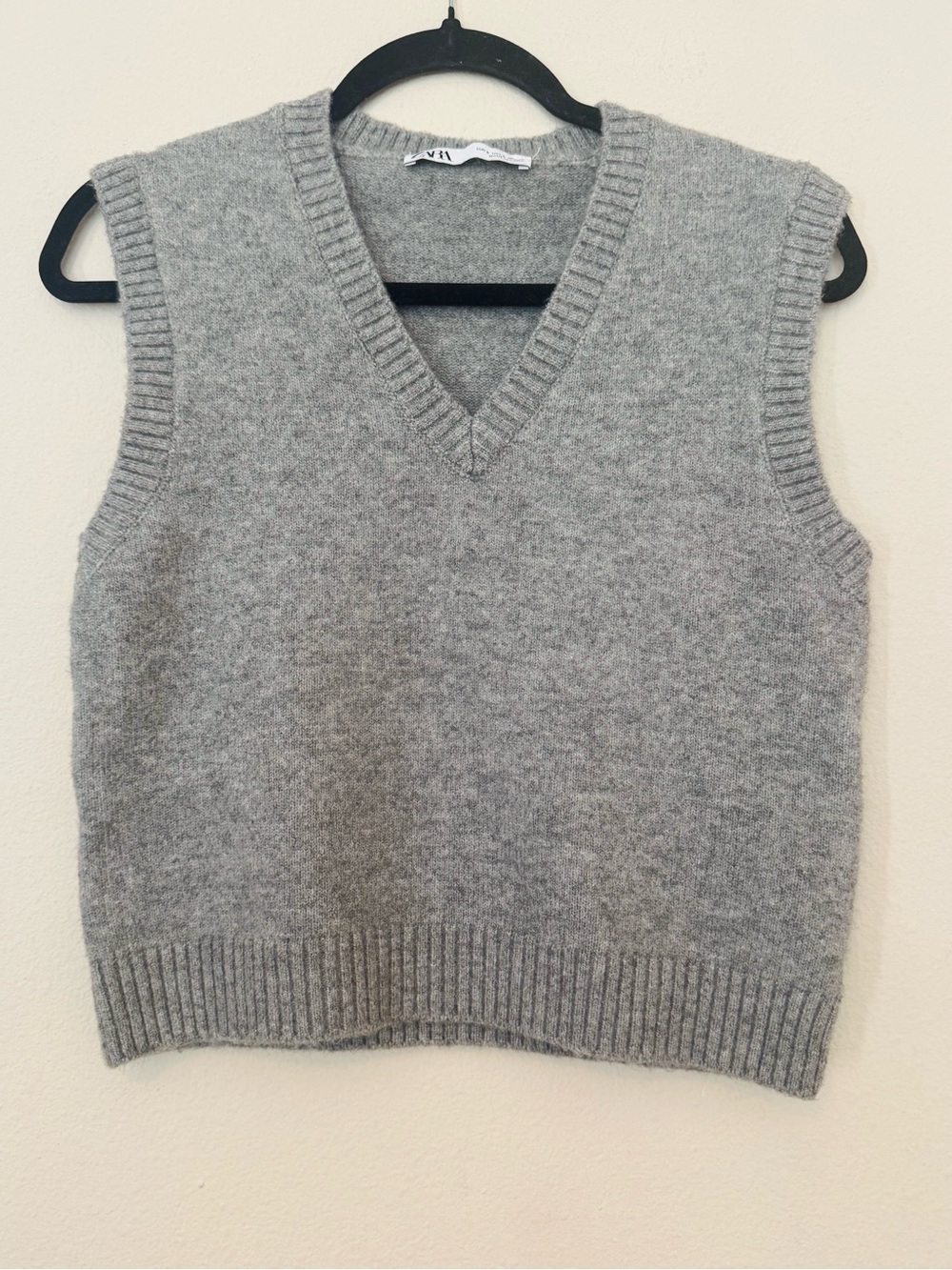 Zara Gray V-Neck Knit Sweater Vest